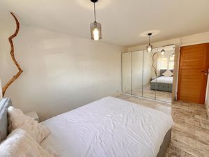 Photo 9- click for photo gallery